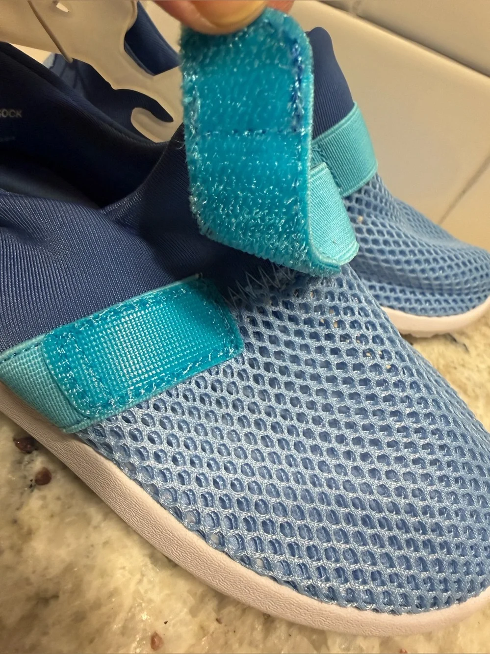 Cat & Jack Light Blue Mesh Water Shoes with Teal Strap Size 10 NWOT